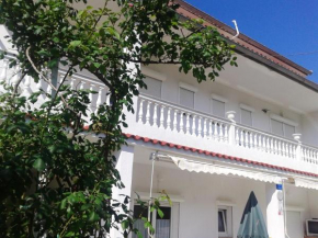 Comfortable apartment with garden in Palit, 100 m², for 6 guests.